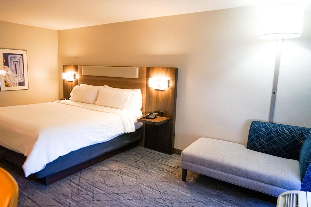 King Room - Mobility Access/Non-Smoking interior